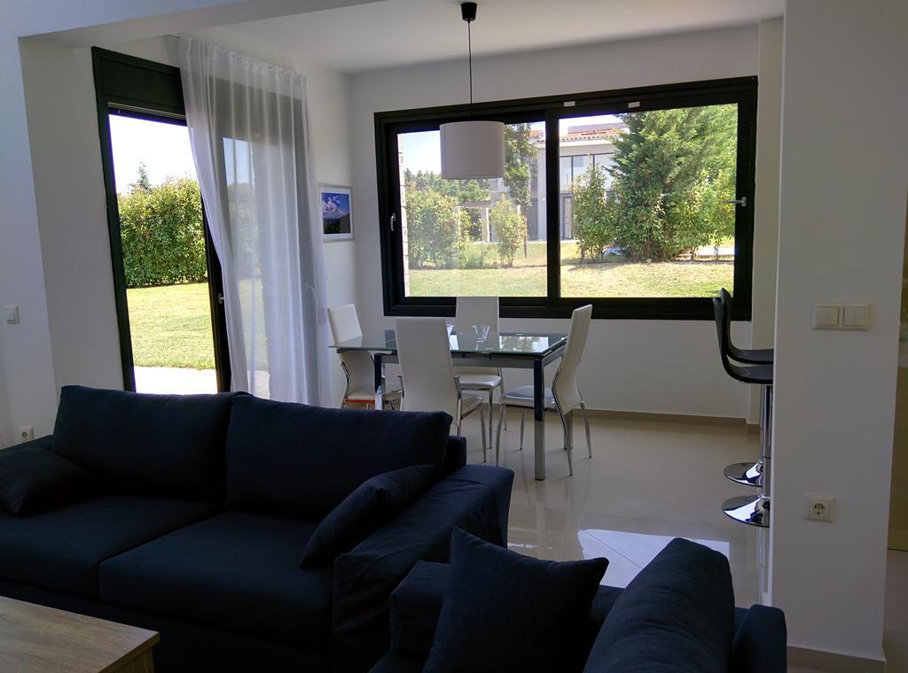 Sunny Sani Luxury Villas Cameră foto
