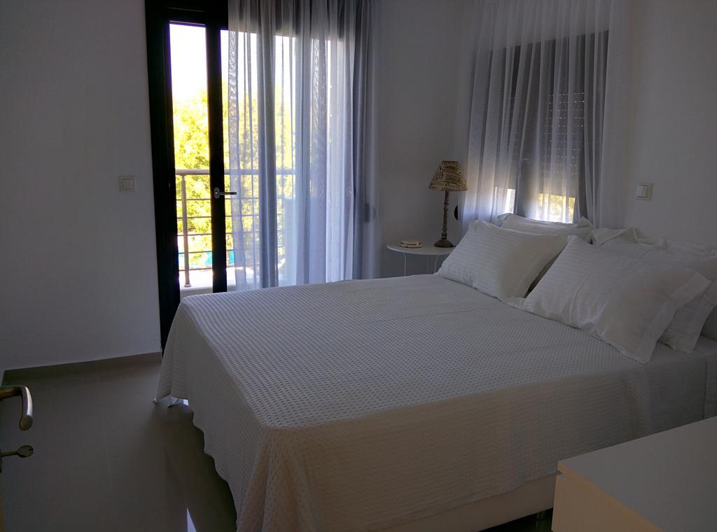 Sunny Sani Luxury Villas Cameră foto